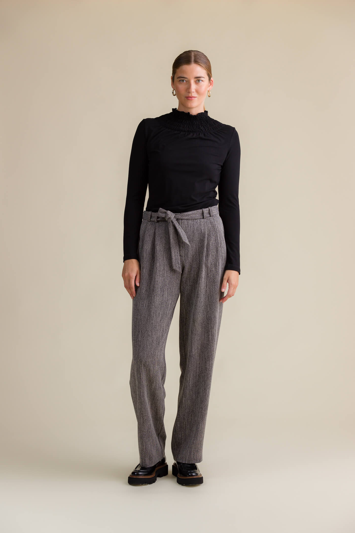 greer housut 98 tummanharmaa