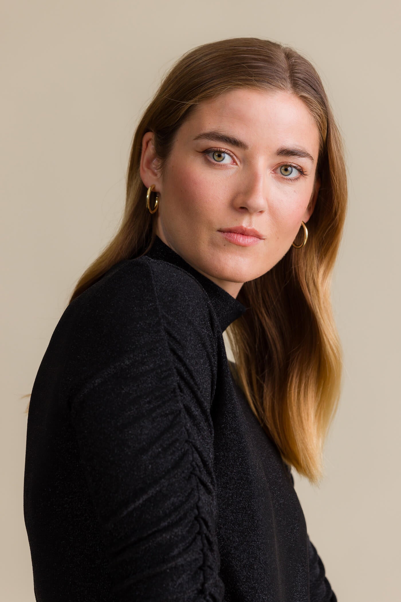 karo poolo glitter musta lahi