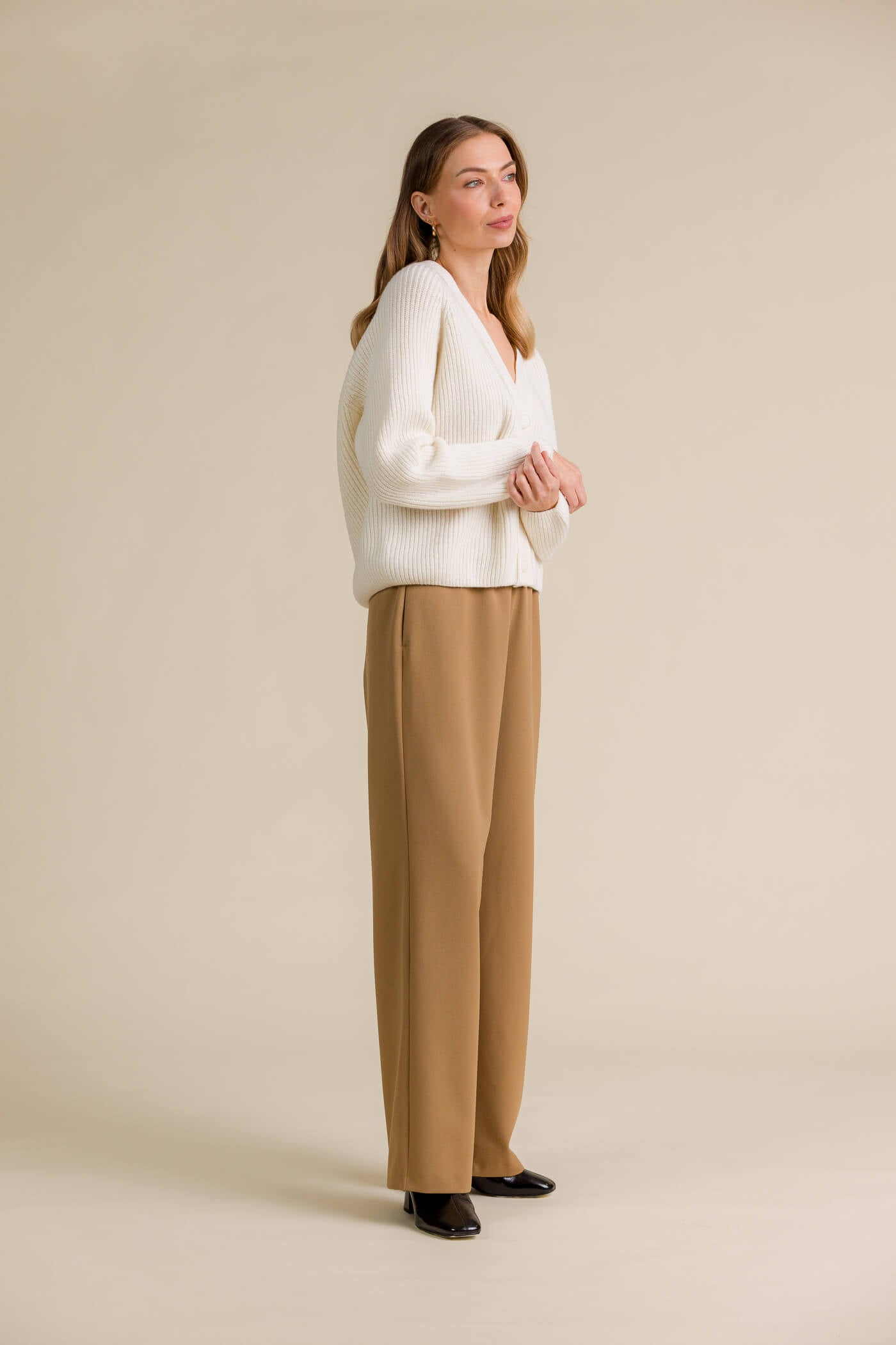 keira housut 19 tummabeige