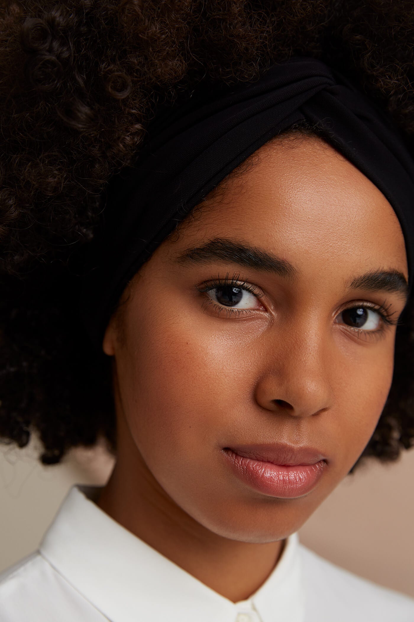 ASHLEY Hiuspanta musta