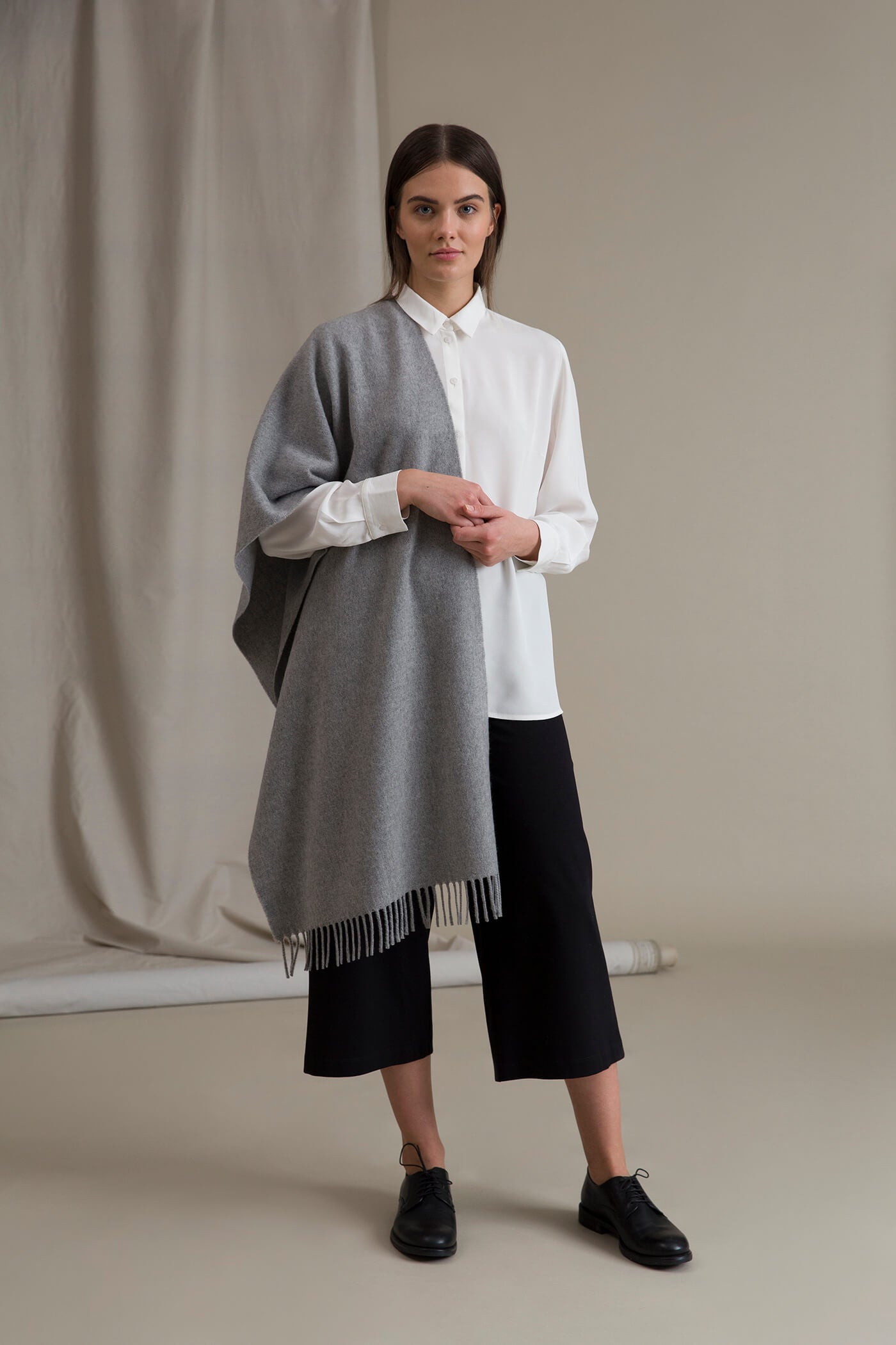 CONNIE Villa-kashmirhuivi vaaleanharmaa