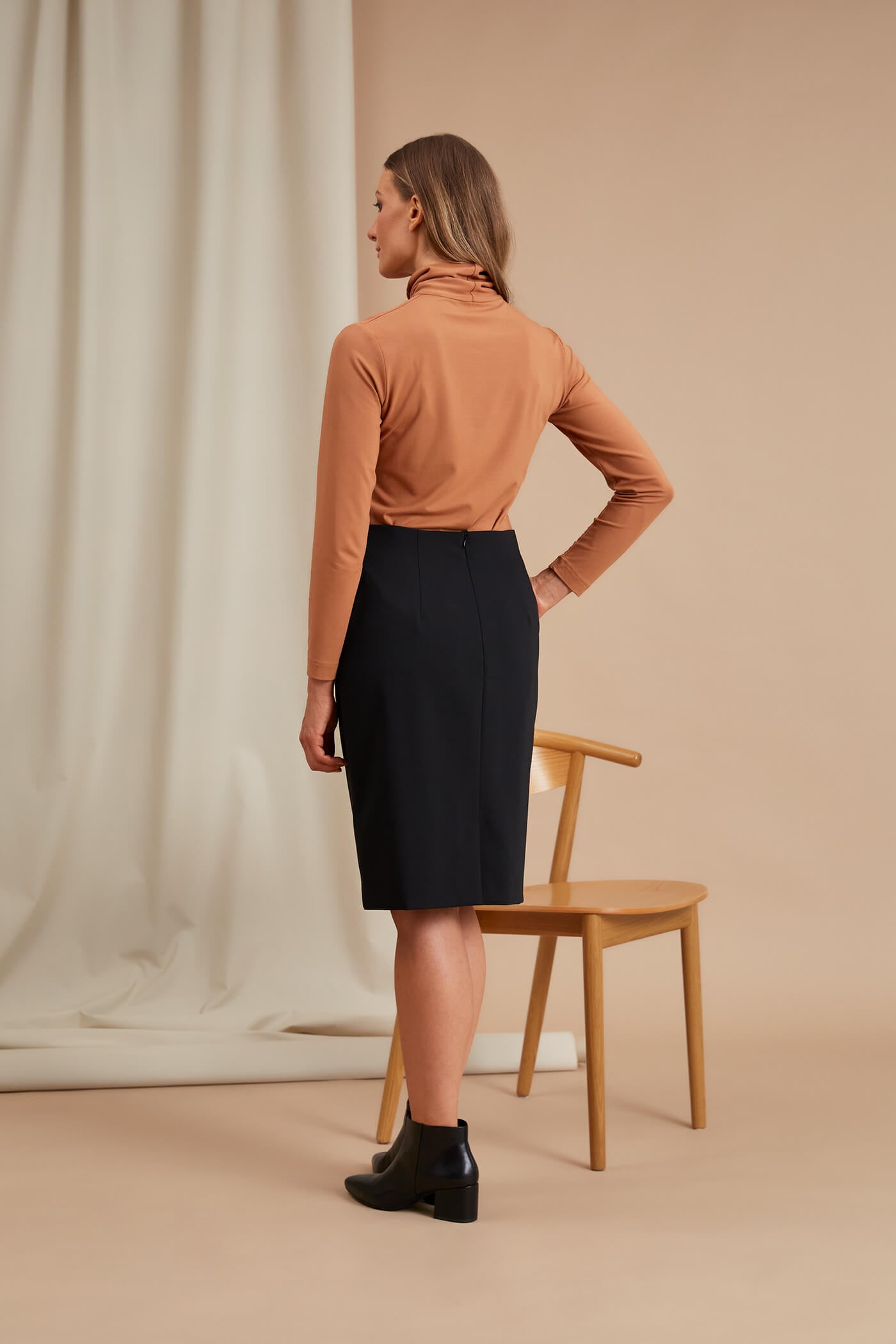 Housujen tai hameen vetoketjun vaihto