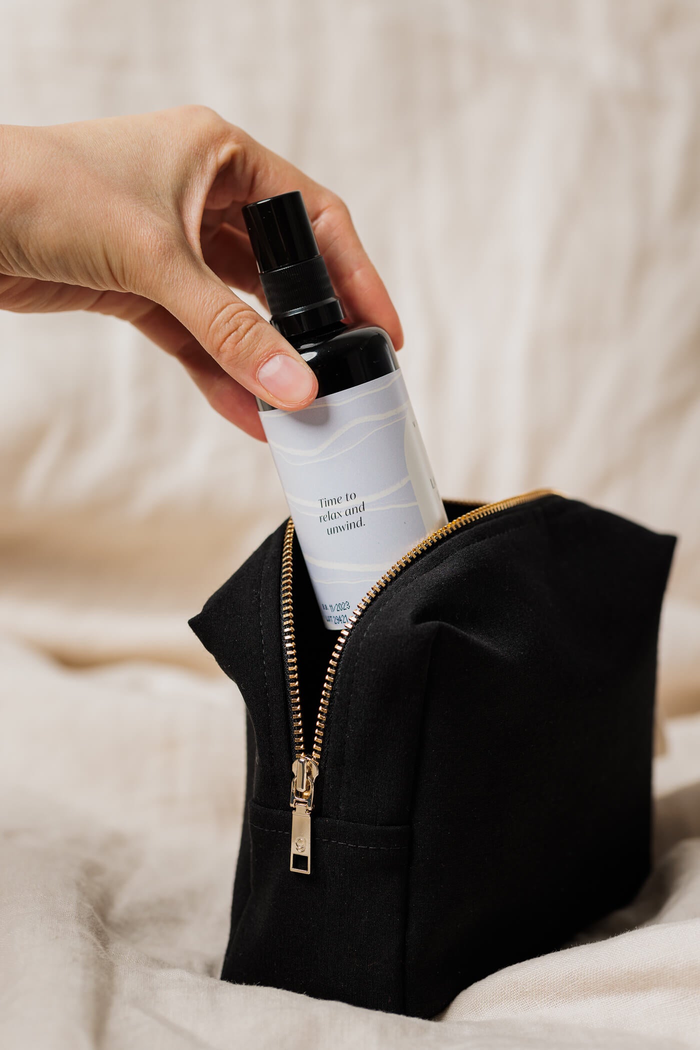 LULU Kosmetiikkalaukku musta pussukka