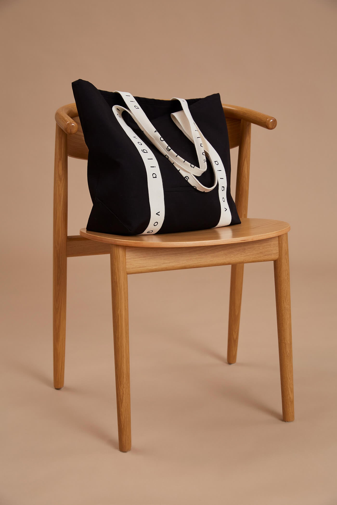 MYLA Laukku musta sivu