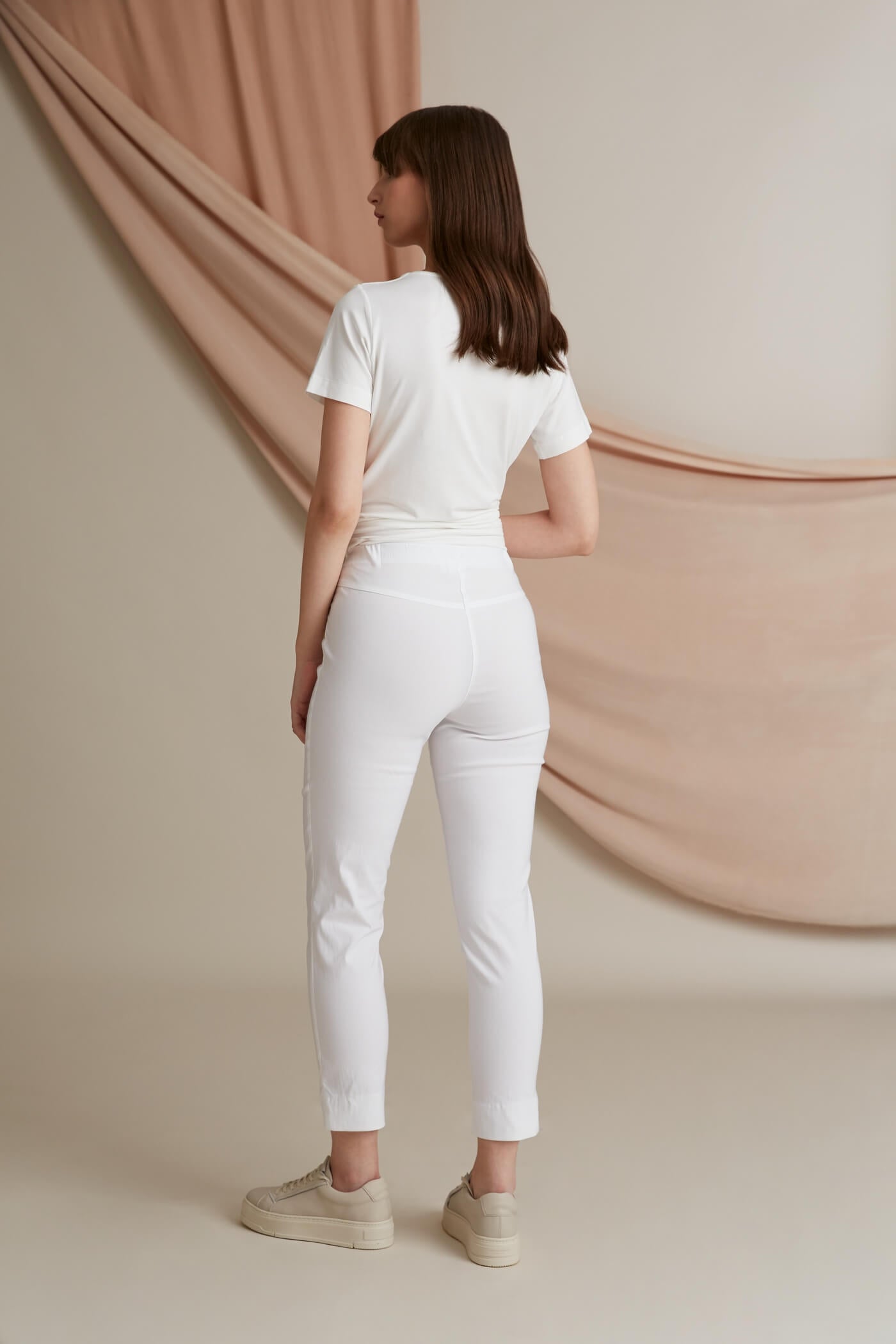 Voglia Elza taskulliset stretch housut valkoinen takaa