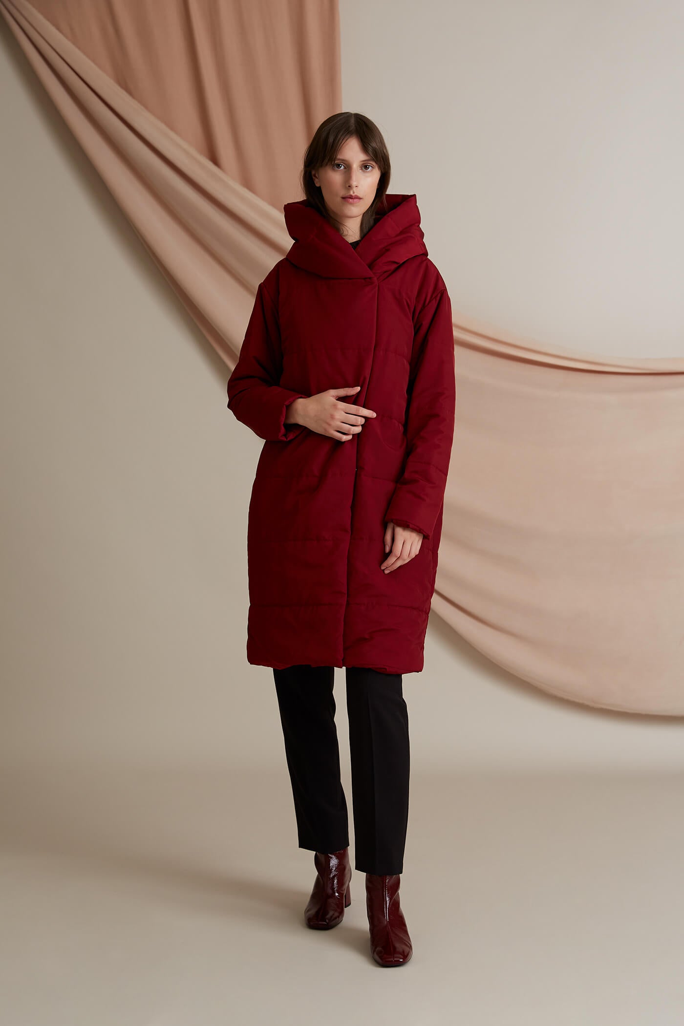 CONCERT Vettähylkivä toppatakki karmiininpunainen