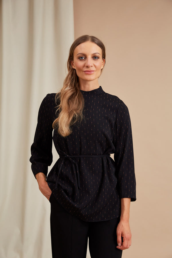 LEONA Kuosillinen pusero musta monivari