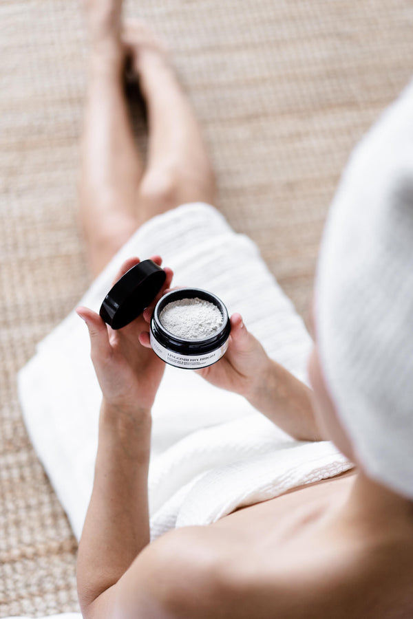 LINGONBERRY BRIGHT MASK Hellävarainen entsyymikuorinta avattuna